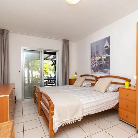 Beautiful And Spacious 4 Bedroom 칼라오살바헤