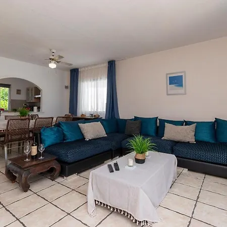 Vila Beautiful And Spacious 4 Bedroom