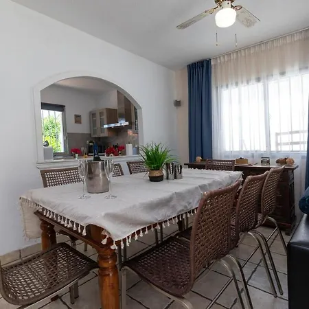 Beautiful And Spacious 4 Bedroom