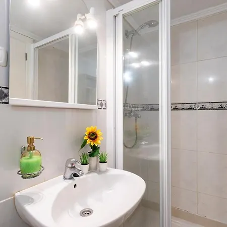 Beautiful And Spacious 4 Bedroom Vila Callao Salvaje