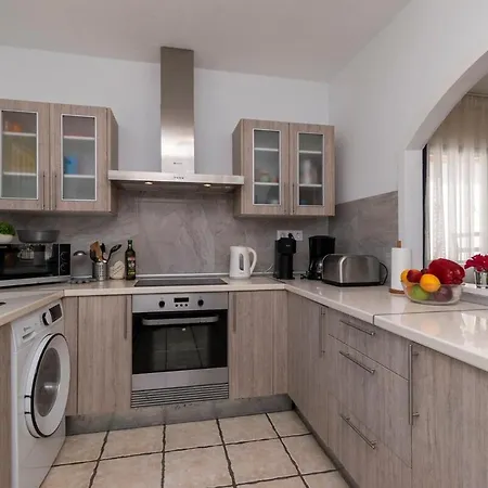 Villa Beautiful And Spacious 4 Bedroom