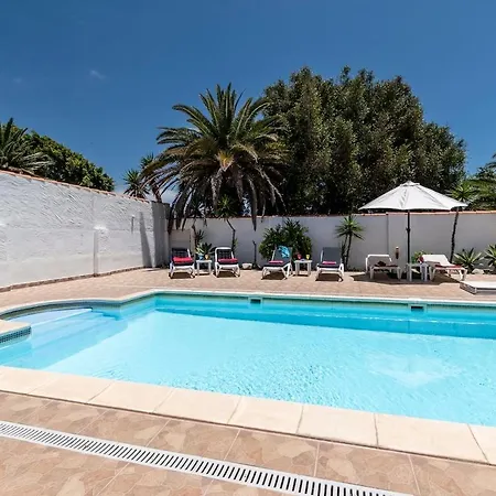 Beautiful And Spacious 4 Bedroom Vila Callao Salvaje