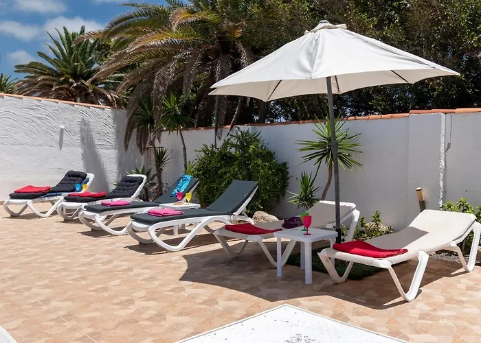 Beautiful And Spacious 4 Bedroom Villa *