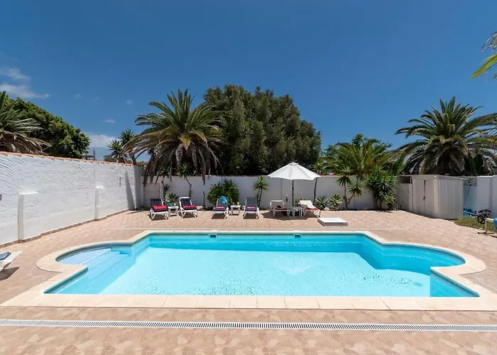 Beautiful And Spacious 4 Bedroom Callao Salvaje