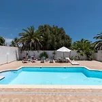 Beautiful And Spacious 4 Bedroom カジャオ・サルバヘ