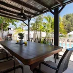 Beautiful And Spacious 4 Bedroom カジャオ・サルバヘ