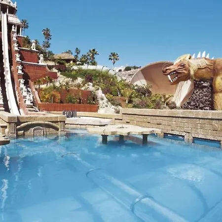 Beautiful And Spacious 4 Bedroom וילה קיאו סלבאחה