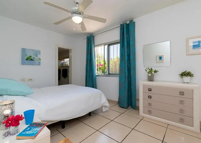 וילה Beautiful And Spacious 4 Bedroom