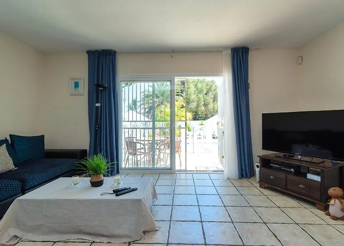 Beautiful And Spacious 4 Bedroom וילה קיאו סלבאחה