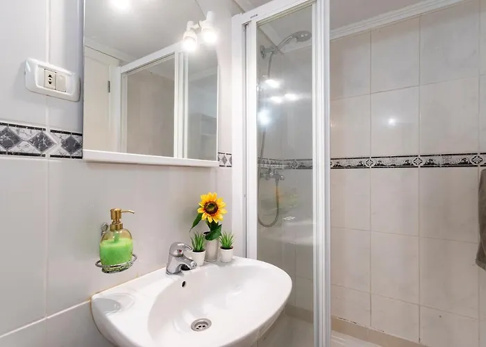 Beautiful And Spacious 4 Bedroom וילה קיאו סלבאחה