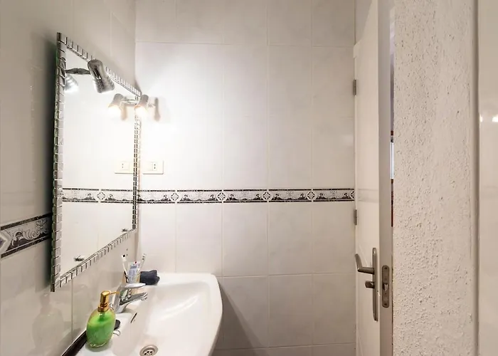 Beautiful And Spacious 4 Bedroom וילה *