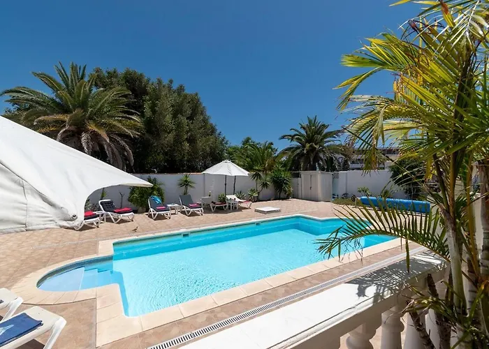 Beautiful And Spacious 4 Bedroom * קיאו סלבאחה